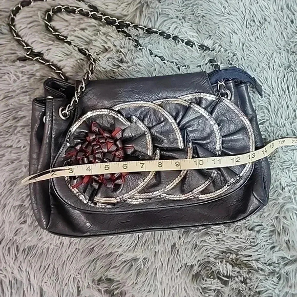 VINTAGE Leather Shoulder Bag with chain strap - Picture 15 of 16